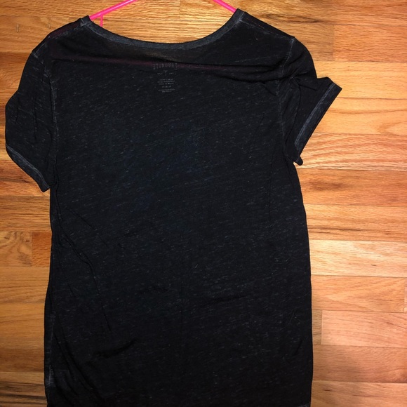 American Eagle Women’s Shirt - Picture 2 of 3